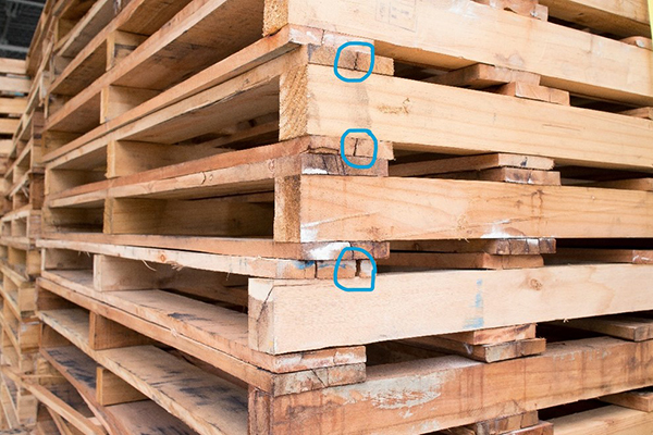 Pallets with shakes and splits, a popular quality issue seen in new pallets